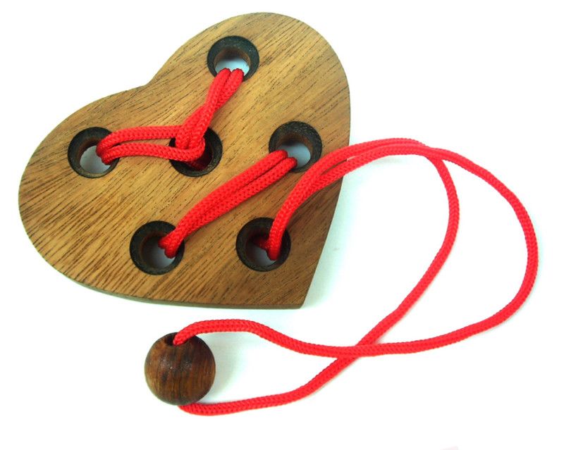THE HEART WOODEN STRING PUZZLE BRAIN TEASER  
