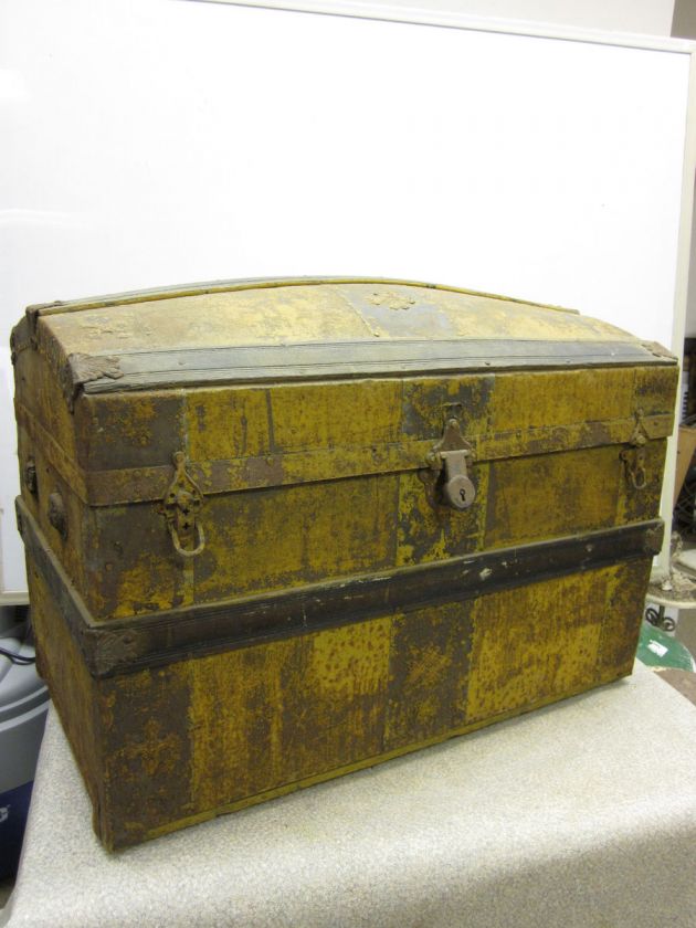 Antique Yellow Humpback Trunk 30w x 21h x17.5d  