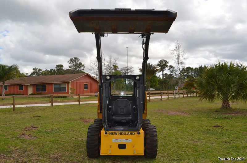 2011 New Holland L215, 90+ PIX, VIDEO, we EXPORT Worldwide BRAND NEW 