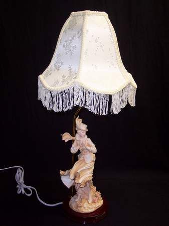 FANTASTIC LADY LOOKING TABLE LAMP  