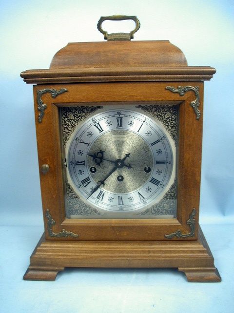 Hamilton Wheatland Walnut Keywound Mantle Clock 1981  