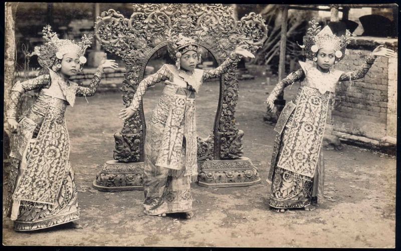 indonesia, BALI, Native Girls Legong Dancers 1930s RPPC  