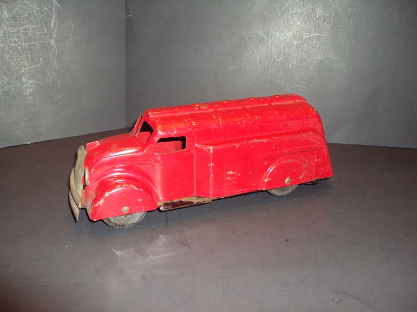 VINTAGE 1930S WYANDOTTE RED GASOLINE TANKER TRUCK  