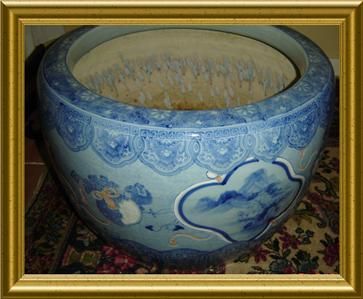 ANTIQUE JAPANESE MEIJI PERIOF UNIQUE HUGE SIGNED PORCELAIN HIBACHI 