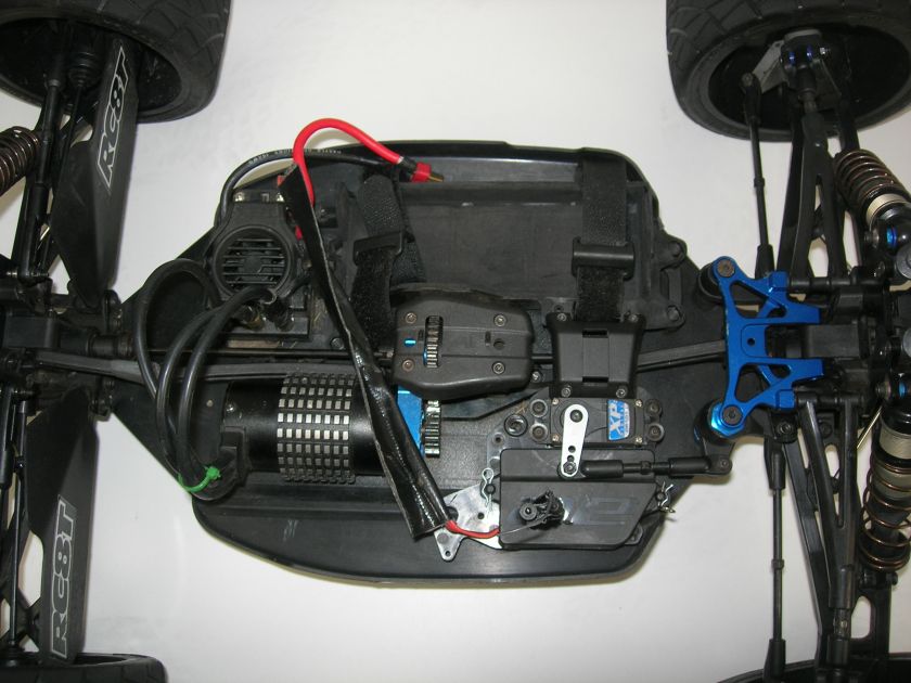 Team Associated RC8T electric truggy w/ DX3R radio  