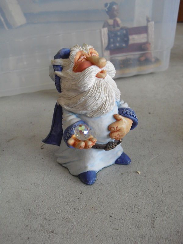 Unique Krystonia Shepf Wizard Figurine 4 1/2 Tall  