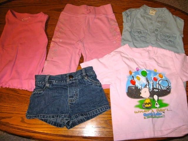 Lot of summer shirt shorts pjs girls 2T Old Navy Circo  