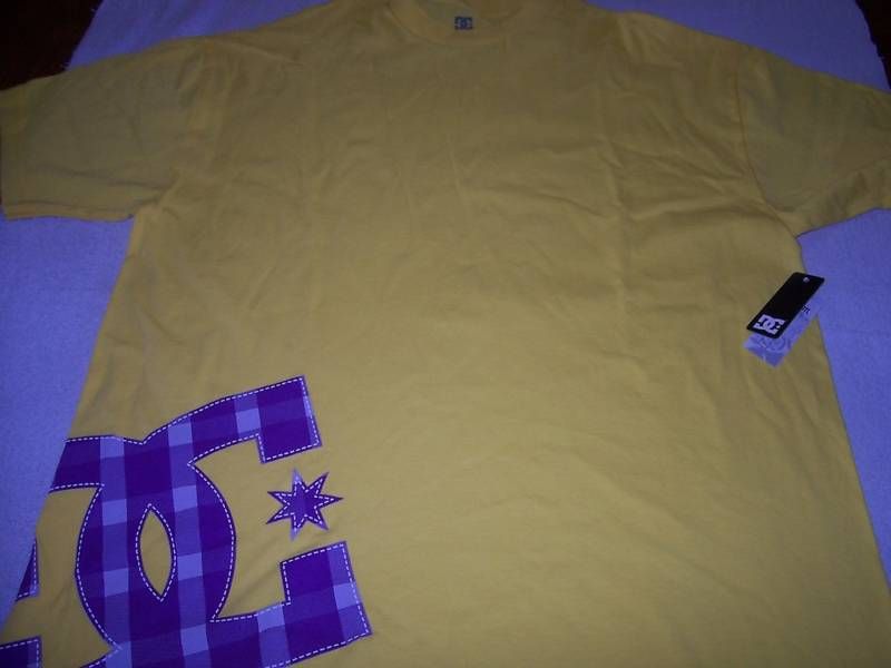 MENS DC SHOES YELLOW T SHIRT PURPLE PLAID LOGO NEW $30  