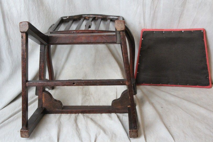 L22 ANTIQUE SALESMAN SAMPLE / MINIATURE FEDERAL STYLE CHAIR  