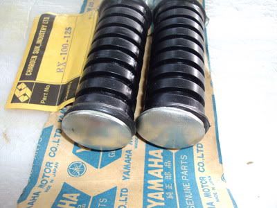 YAMAHA RX100 RX125 RS100 LS3 REAR FOOT NEW  