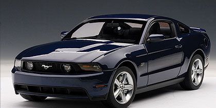   Diecast 118   FORD MUSTANG GT2010   KONA BLUE METALLIC/WHITE STRIPES