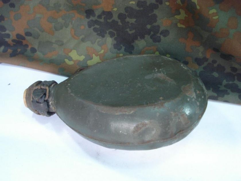 WWI 1915 ORIGINAL GERMAN WATER CANTEEN   MARKED  