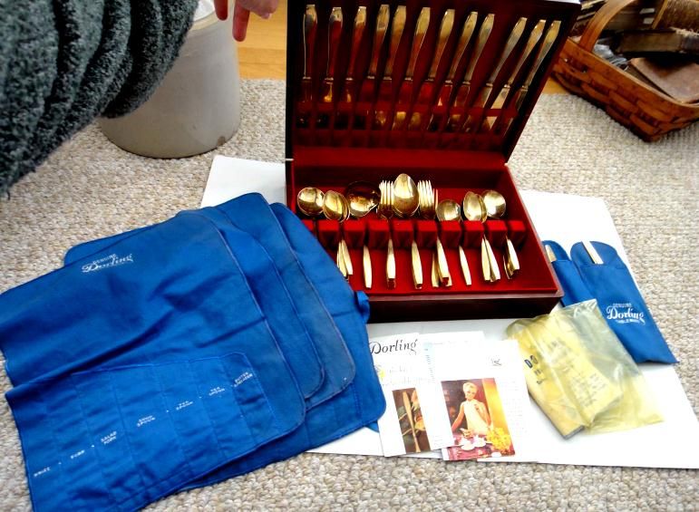 vintage DORLING GOLD ELECTROPLATED FLATWARE 44pc +CASE  