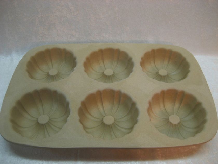 Pampered Chef 6 Mini Bundt Cake Pan Baker GC  