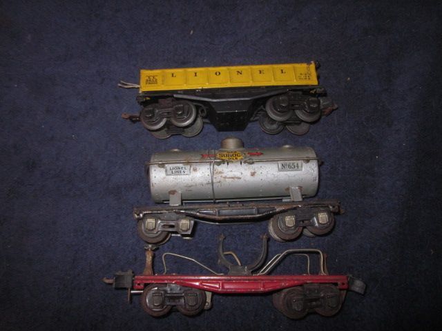 LIONEL PREWAR O GAUGE FREIGHT CARS 2620 654 & 3652  