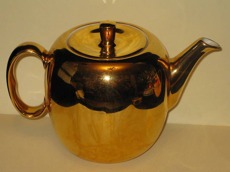 ROYAL WORCESTER   Lustre Gold 1973   TEAPOT & LID 4 cup  