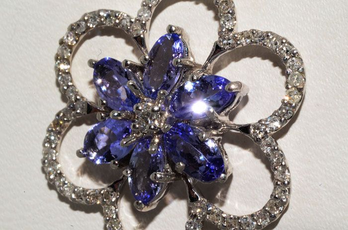 2,000 1.65CT TANZANITE & DIAMOND FLOWER PENDANT GORGEOUS  