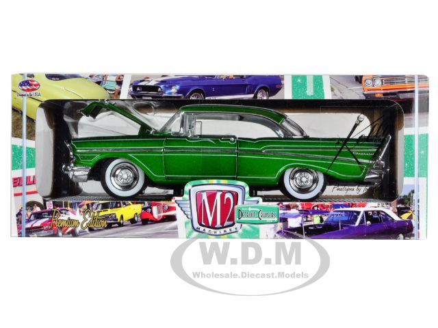   BEL AIR PINSTRIPED BY TOM KELLY 1/24 BY M2 MACHINES 40200 24B  