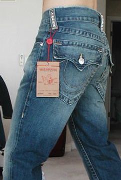 You are bidding on a brand new, 100% authentic True Religion mans 