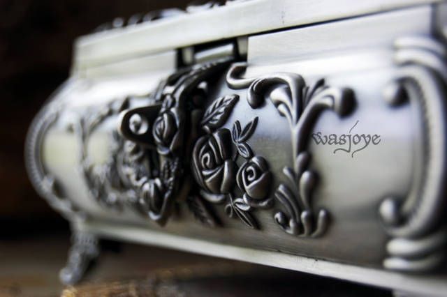   Gothic style Metal Jewelry Storage Box Flower Rose for Princess  