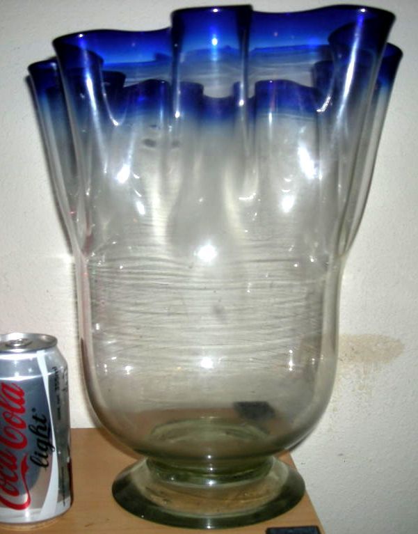 Lg VINTAGE MEXICAN HAND BLOWN FLUTED GLASS VASE  