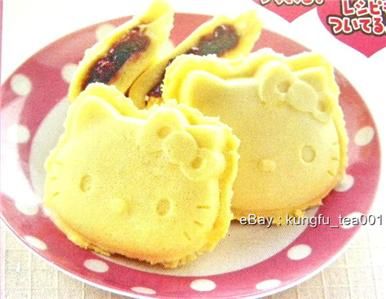 Hello Kitty Microwave Waffle / Pie / Pancake Maker Mold  