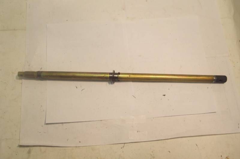 JOHN DEERE STX38 LAWN TRACTOR,STEERING SHAFT #M78589  