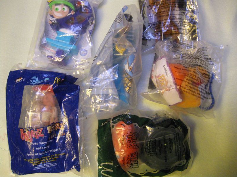 LOT OF 6 MCDONALDS AND BURGER KING TOYS BRATZ  