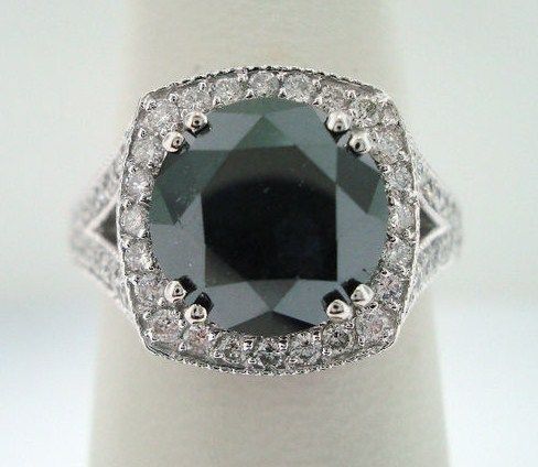   22CT HAND MADE FANCY BLACK & WHITE DIAMOND BIG UNIQUE ENGAGEMENT RING